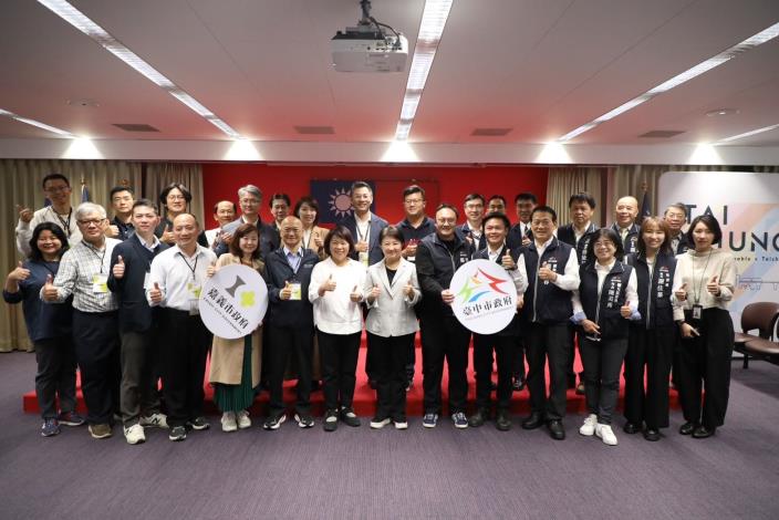 0_市府團隊與台中市長合照