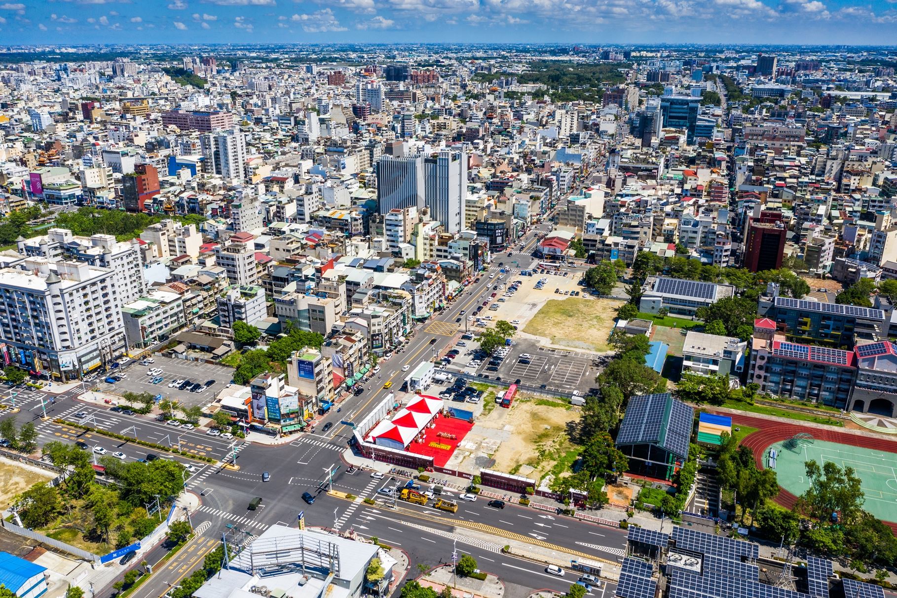 0 嘉義都更好位於垂楊路與吳鳳北路口 為商業精華區