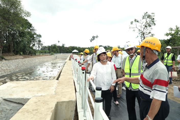 0_黃敏惠市長率市府團隊進行北排水工程實地視察 (2).JPG