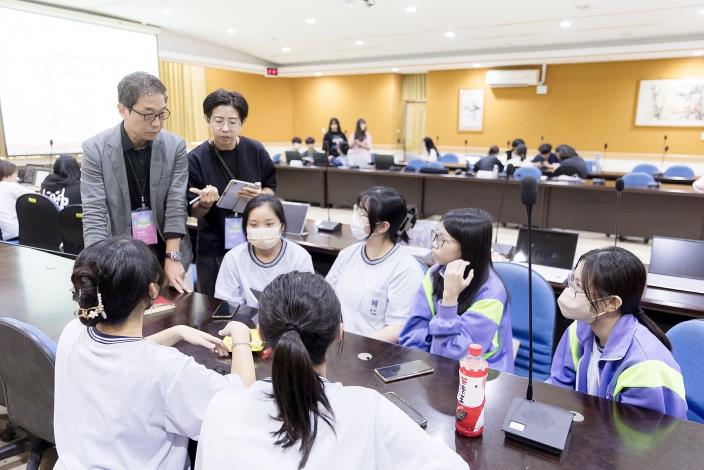 0 韓國現代設計協會（KECD）-柳允皓會長與工作坊學員交流