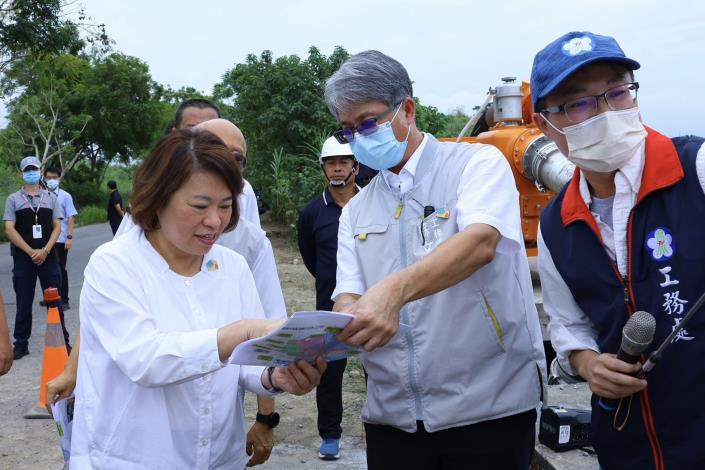 0 黃敏惠市長帶領市府團隊視察後庄直排整備 (3)