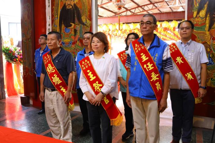 0 黃敏惠市長參拜嘉邑角仔寮頂安宮 祈求國泰民安.JPG