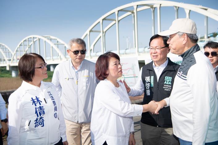0 黃敏惠市長向經濟部長郭智輝提案 爭取中央地方合作 推動市政建設