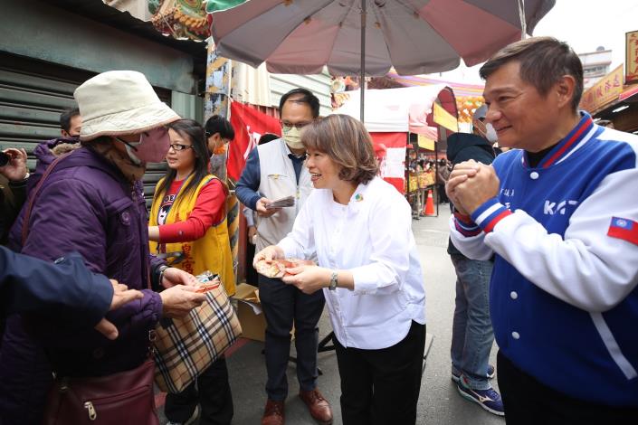 0_黃敏惠市長發送小紅包 (2).JPG