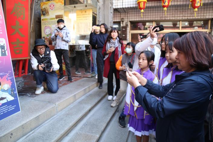0_市長與大業實中 學生體驗解謎 (3).JPG