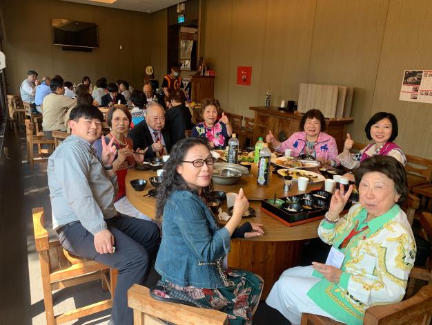 0_僑團品嚐嘉義市著名的火雞肉飯