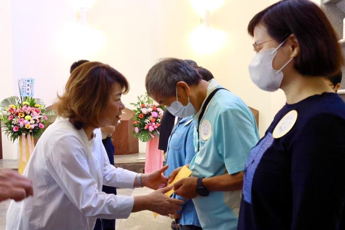 0 黃敏惠市長慰問家屬 (1)