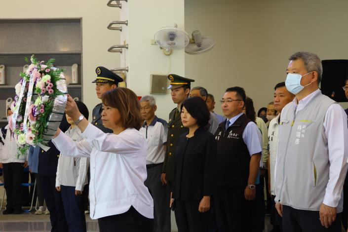 0 黃敏惠市長擔任主祭官 緬懷英烈貢獻 (1)