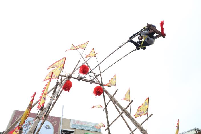 0_雙人組選手表演盪鞦韆 (2).JPG