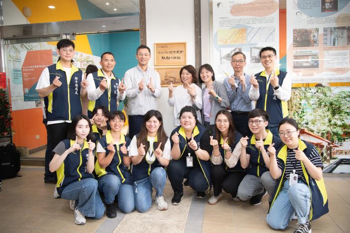 0_黃敏惠市長與都發處團隊