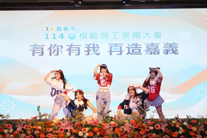 0_嘉女熱舞社表演.JPG