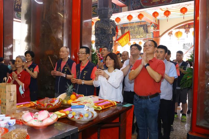 0 黃敏惠市長今日率市府團隊參拜多座廟宇 祈求媽祖護佑市運昌隆 (7).JPG