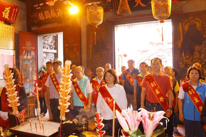 0 黃敏惠市長今日率市府團隊參拜多座廟宇 祈求媽祖護佑市運昌隆 (5).JPG