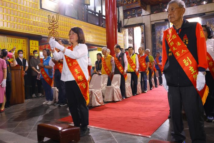 0 黃敏惠市長今日率市府團隊參拜多座廟宇 祈求媽祖護佑市運昌隆 (2).JPG