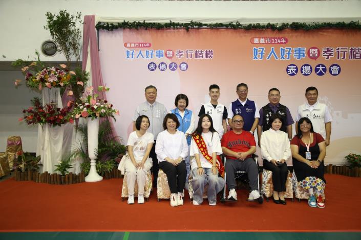 0_孝行楷模羅妍雅同學.JPG
