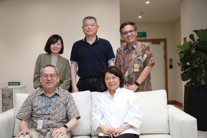 0_黃敏惠市長與外交部駐馬來西亞公使 卜正珉(左下)、台灣觀光協會吉隆坡辦事處主任周士弼