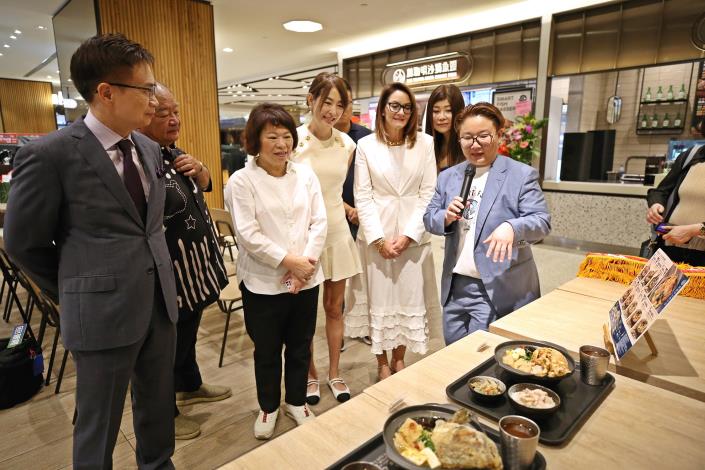0_林聰明台北101店開幕 黃敏惠市長北上剪綵 (4)