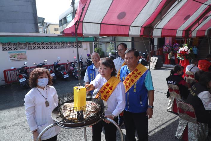 0_嘉邑鎮天宮武哲天皇關聖帝君聖誕祝壽大典 黃敏惠市長祈願災後順利復原 國泰民安 (3).JPG