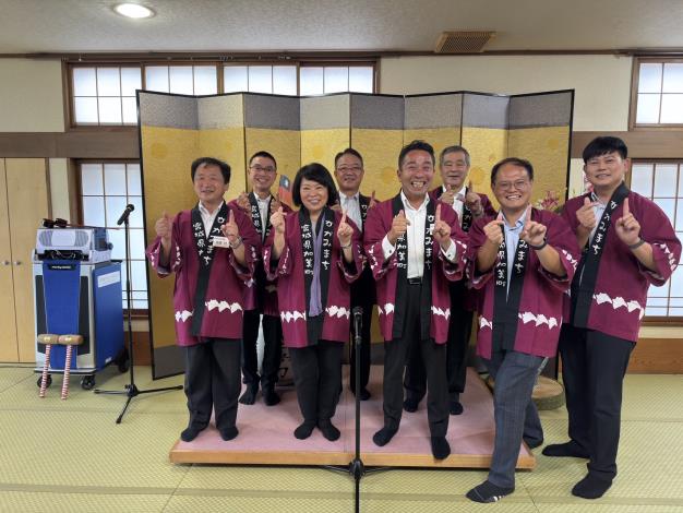 0_加美町長石山敬貴（右）於歡迎晚宴中演出火伏虎舞，熱烈歡迎黃敏惠市長一行