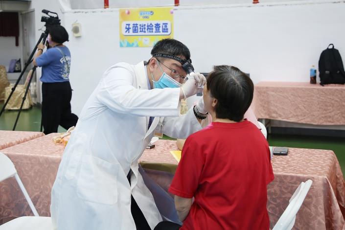 0_長輩參與潔牙比賽 (7).JPG