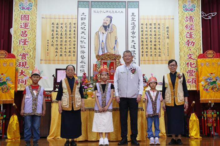 0_林瑞彥副市長頒獎.JPG