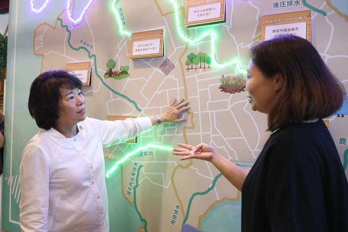0 黃敏惠市長與市府團隊參訪永續治理參展攤位 (3)