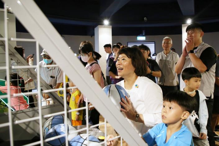 0_黃敏惠市長體驗嶄新兒童福利中心 (1).JPG