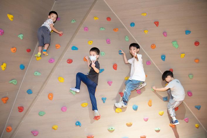 0_小朋友熱情參與遊戲區 (3)