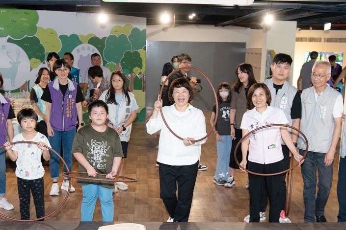 0_黃敏惠市長體驗嶄新兒童福利中心 (2)