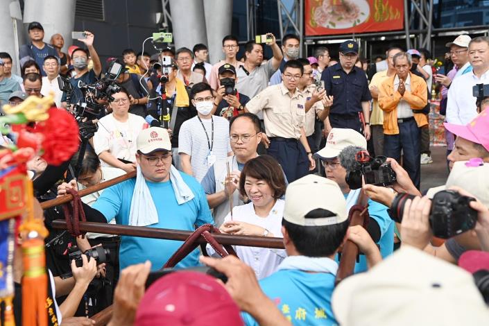 0_嘉義城隍夜巡 九尊城隍齊聚共祈國泰民安 黃敏惠市長「人在 神在 嘉義就在」 (6)