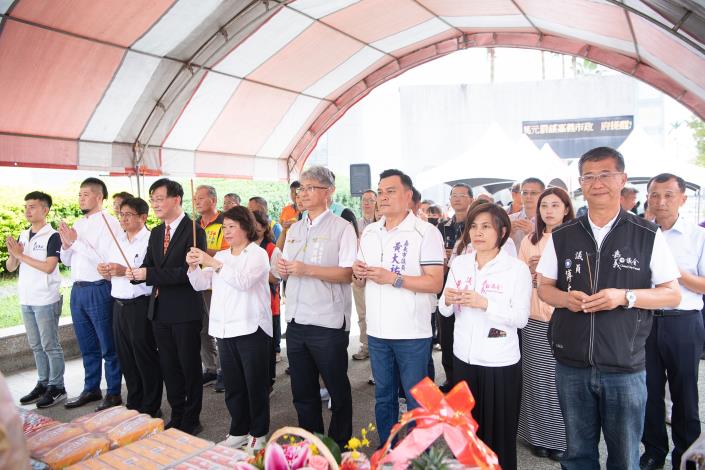 0_黃敏惠市長與內政部政務次長位工程祈福