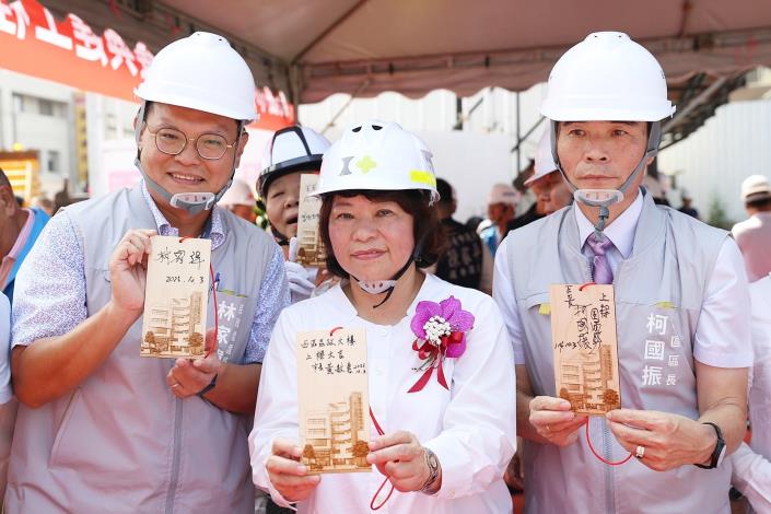 0_黃敏惠市長祈求工程順利 (2).JPG