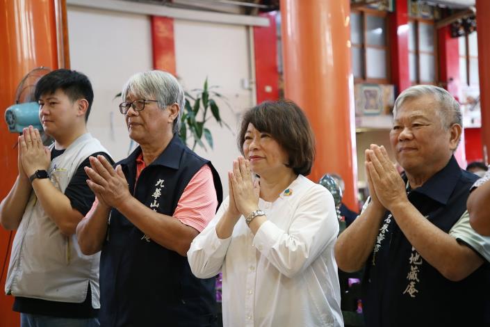 0_中秋送愛心！九華山地藏庵發放贊普品 與嘉市府攜手傳遞溫暖 (2).JPG