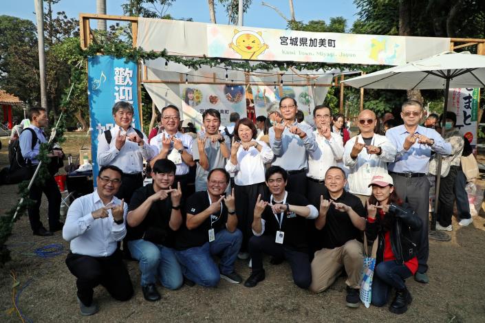 0 市長率市府團隊前往開嘉市集 推廣加美町與開嘉市集上的好物 (2).JPG