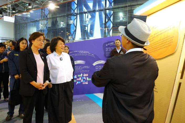 0 黃敏惠市長與王惠美縣長共同走訪320 1嘉義市城市博覽會 (2).JPG