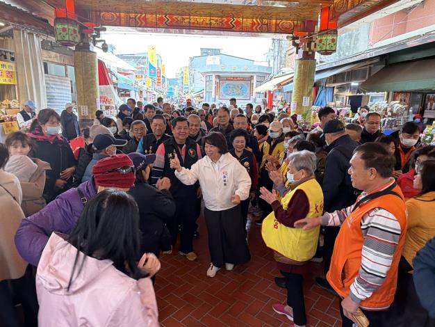 0_嘉義市長黃敏惠率隊至苗栗縣白沙屯拱天宮參拜，力邀「粉紅超跑」再度抵嘉贊境 (1)