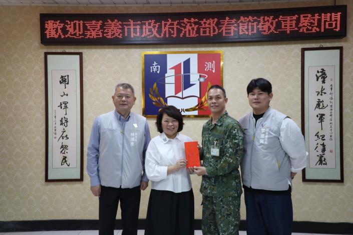 0_黃敏惠市長率市府團隊以及各社團春節勞軍 (4).JPG