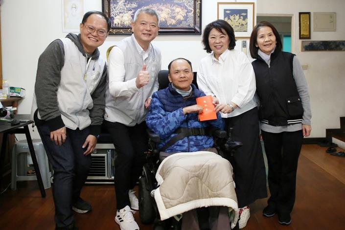 0_嘉義市關懷身心障礙退伍軍人 獻上新春祝福 (7)