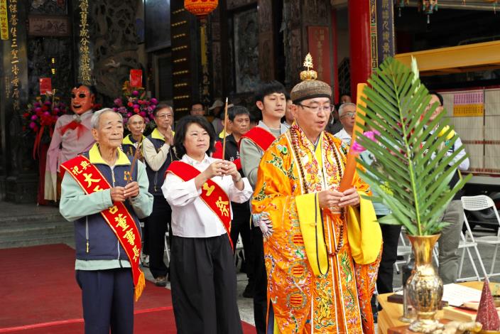0_嘉邑祀典大天宮丙午年迎春禮 黃敏惠市長為芒神 春牛點睛 (4).JPG