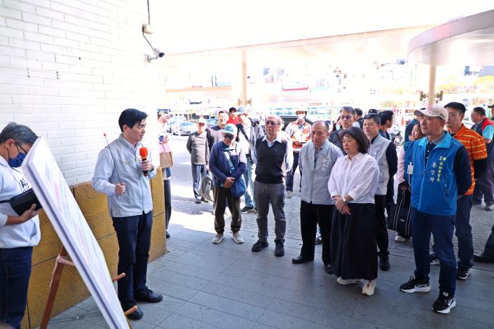 0_黃敏惠市長視察嘉義火車站、先期轉運中心確保春節疏運安全 (1).JPG