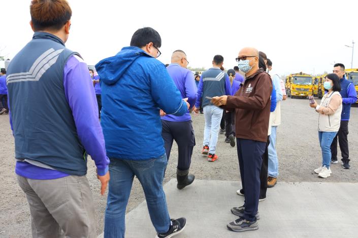 0 陳永豐副市長為所有清潔隊員送上勉勵與祝福 (7).JPG