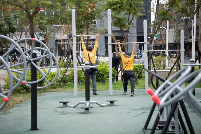 0_ 嘉市首座前瞻立體停車場啟用 義昌公園地下停車場打造智慧永續新里程 (2)