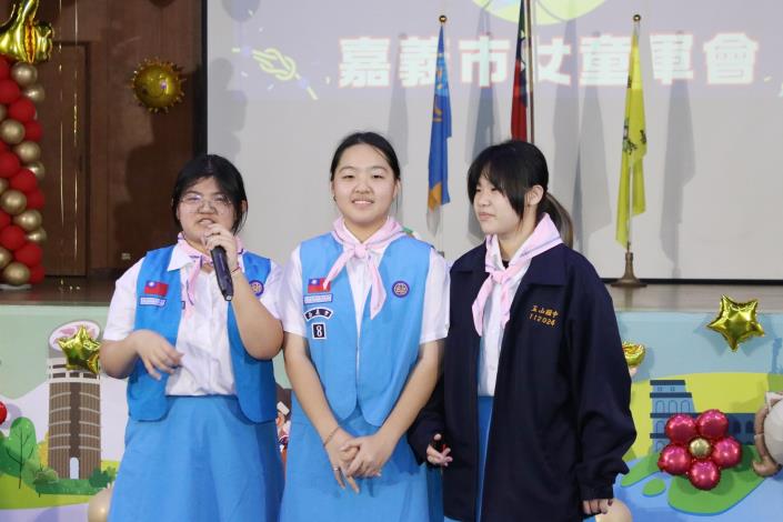 0_玉山國中的女童軍們開心分享今天的活動心得.JPG