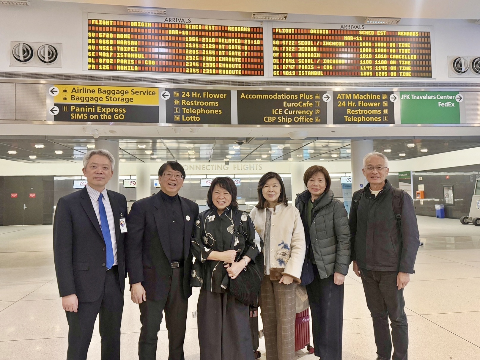 0_左一 李志強大使、左二 江明信會長、右三 潘維綱董事長（現代婦女基金會）、右二 邱淑華執行長（現代婦女基金會）