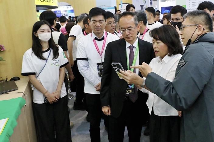 0_黃敏惠市長體驗展館互動亮點 (4)