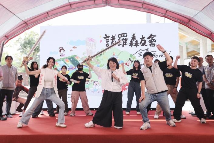 A 黃敏惠市長與大小朋友一同為兒童月揭開序幕 (2)