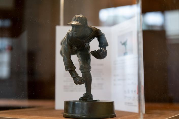 0_球者魂也棒球文學特展 展出近50件珍藏品與選書 (3)