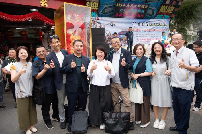 0 遠自日本熊本而來的教育團隊與黃敏惠市長合影 (1)