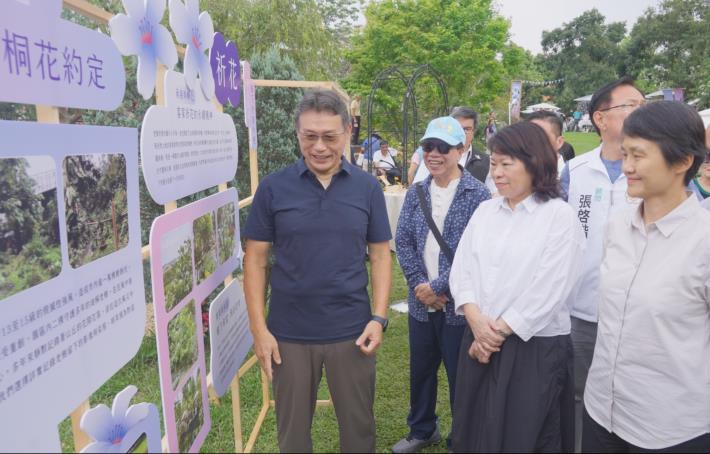 0 黃敏惠市長與幸福山丘經理陸海鎮、客委會主委古秀妃共同回顧去年風災狀況