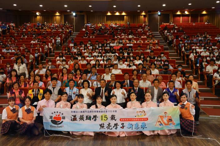 0fb 大合照 (2).JPG